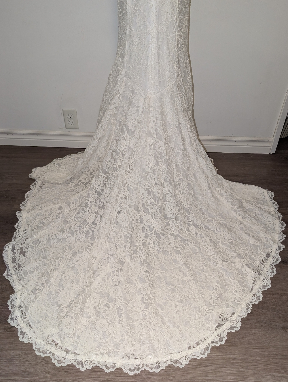 Lace Nicole Miller Mermaid Bridal Gown with Sweetheart Neckline - Picture 6 of 16